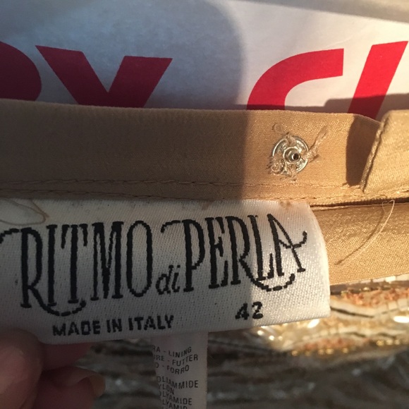 Hand beaded, mini skirt fits like size 2. Tag size 42. European designer - Picture 4 of 4